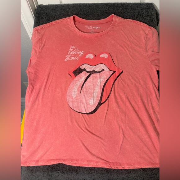 Time and Tru Tops - The Rolling Stones Coral Long Sleeve Tee- Size XL